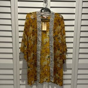 Band of Gypsies NWT Boho short open Kimono/ Duster in 100% Viscose.